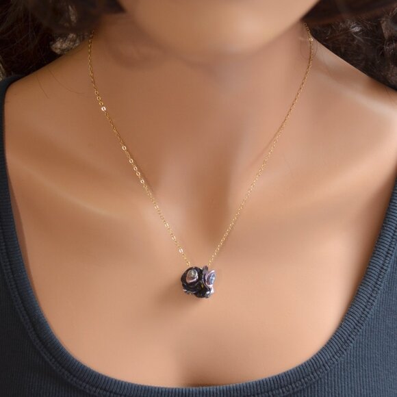 Peacock Keshi Pearl Flower Blossom Necklace in Gold - Picture 6 of 11